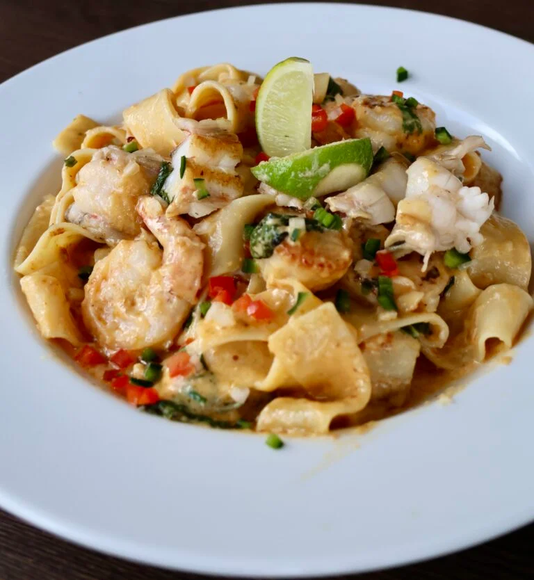 Seafood Pasta De Crema